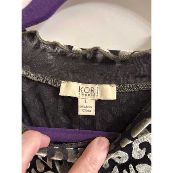 Kori America Women’s Green Velvet Top Animal Print Mock Ruffle Size Large Boho - Picture 3 of 5